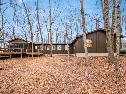 Tiny photo for 1060 Fox Lane, Sugar Grove, OH 43155 (MLS # 225037371)