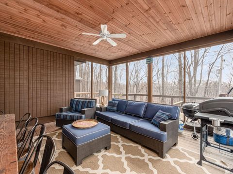 Tiny photo for 1060 Fox Lane, Sugar Grove, OH 43155 (MLS # 225037371)