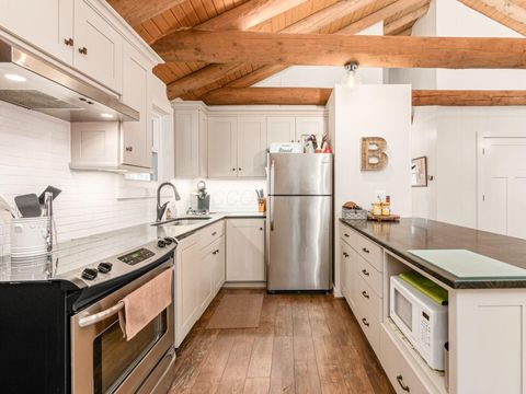 Tiny photo for 1060 Fox Lane, Sugar Grove, OH 43155 (MLS # 225037371)