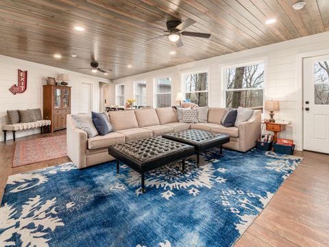 Tiny photo for 1060 Fox Lane, Sugar Grove, OH 43155 (MLS # 225037371)