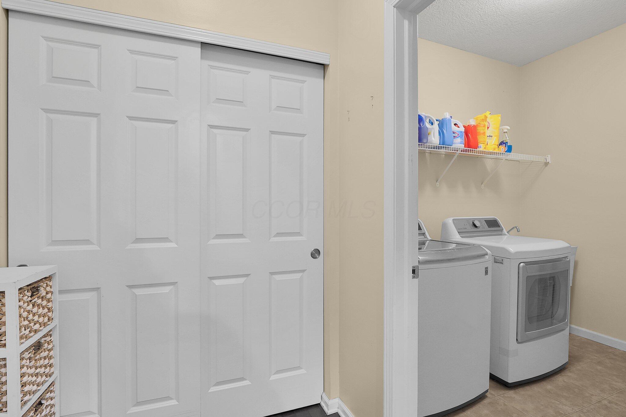 2221 Orangelake Drive, Lewis Center, Ohio image 25