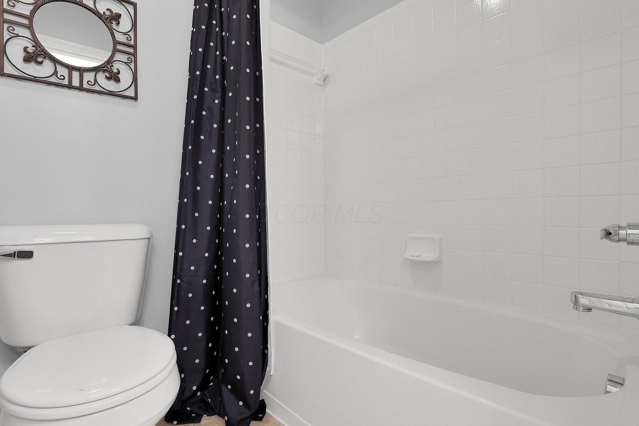 2221 Orangelake Drive, Lewis Center, Ohio image 44