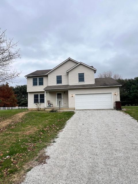 Photo of 25 Nichole Court, Pataskala, OH 43062 (MLS # 225043218)