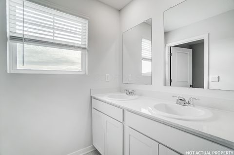 Tiny photo for 5742 Orchard Lakes Trail Drive, Canal Winchester, OH 43110 (MLS # 225045252)