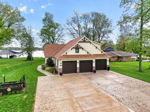 Photo of 9730 Lakeshore Drive E, Huntsville, OH 43324 (MLS # 226014379)