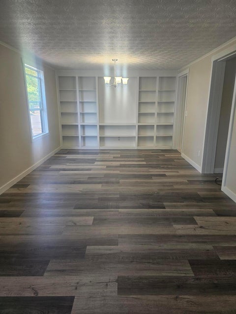Photo of 1726 Sunapple Way, Columbus, OH 43232 (MLS # 226036749)