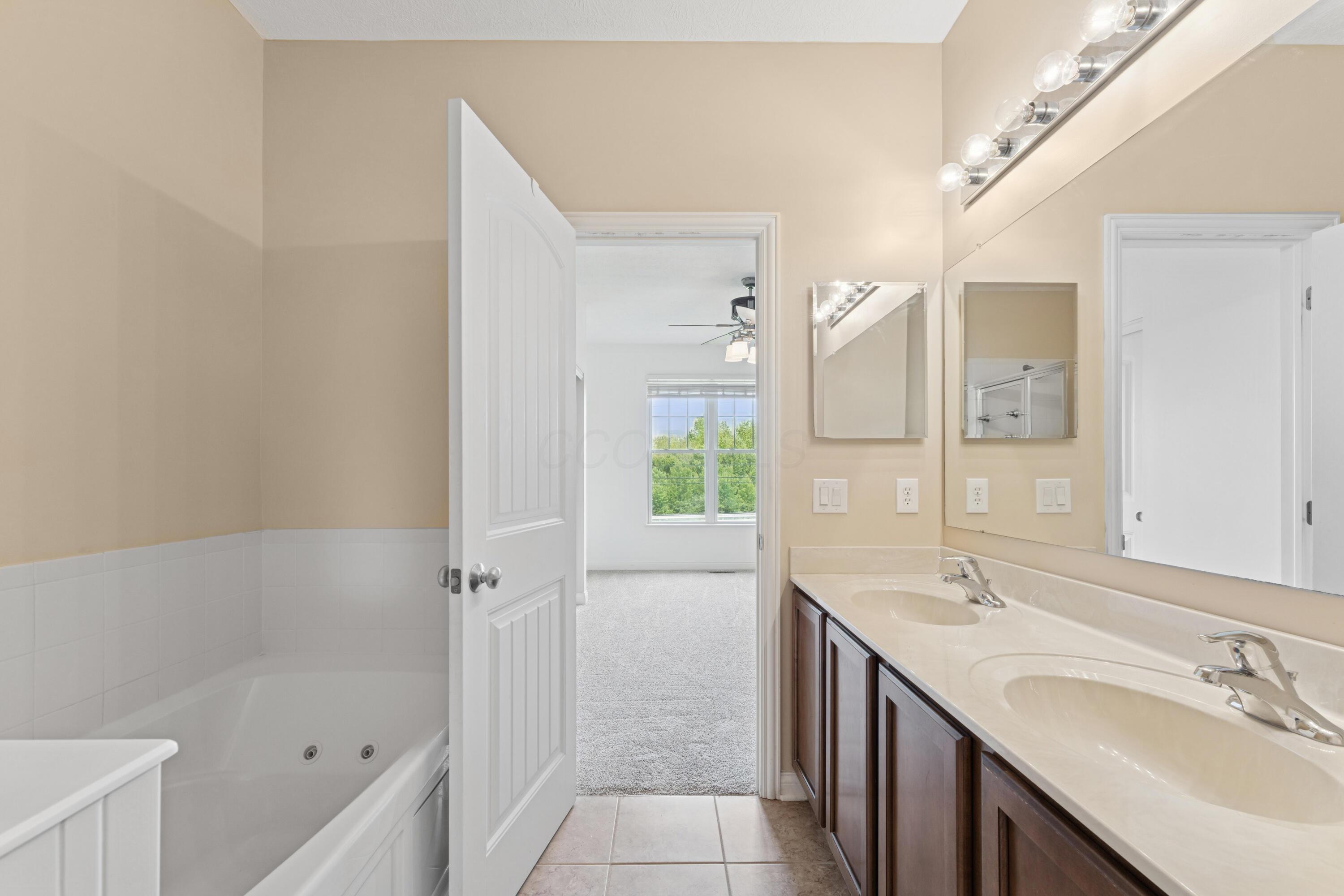 4136 Cambron Drive, Columbus, Ohio image 24