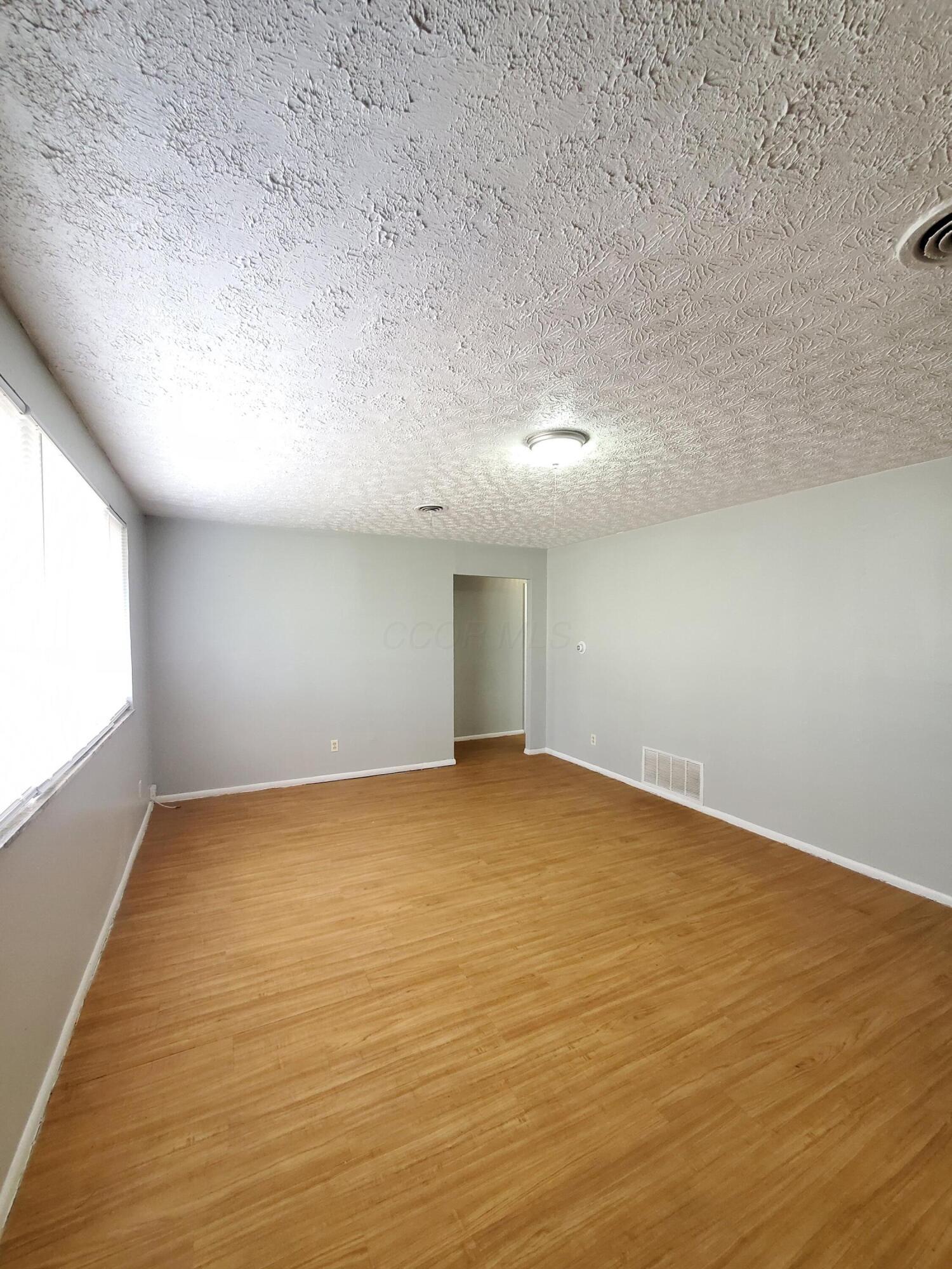 3676 Roswell Drive, Columbus, Ohio image 3