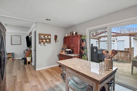 Tiny photo for 908 Tecumseh Avenue, Columbus, OH 43207 (MLS # 226002145)