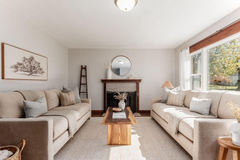Tiny photo for 264 Fenway Road, Columbus, OH 43214 (MLS # 225040211)