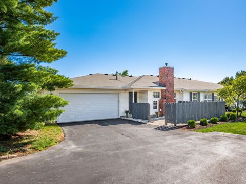 Photo of 8371 Greyhawk Circle, Columbus, OH 43240 (MLS # 226023221)