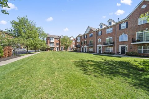 Photo of 67 Highland Pointe Circle, Columbus, OH 43235 (MLS # 226011514)