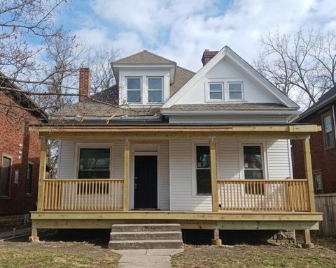 Photo of 381 E Oakland Avenue, Columbus, OH 43202 (MLS # 226005767)