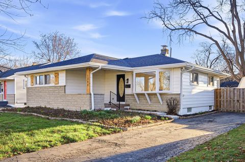 Photo of 1322 S Weyant Avenue, Columbus, OH 43227 (MLS # 226007420)