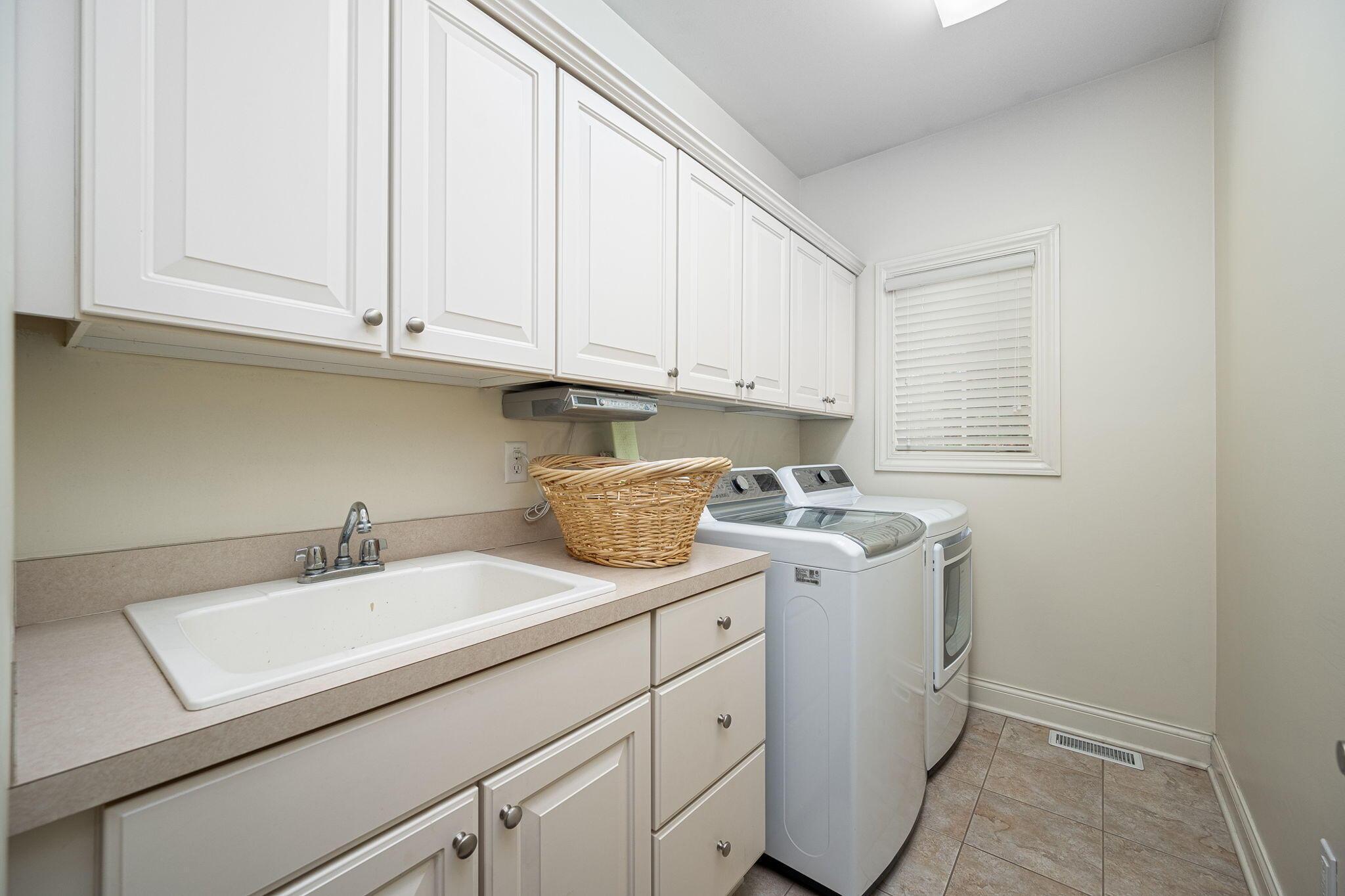 931 Suzanne Way, Blacklick, Ohio image 29