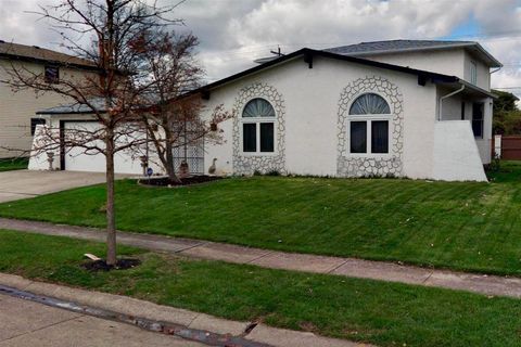 Photo of 2212 Blackoak Avenue, Columbus, OH 43229 (MLS # 226012814)