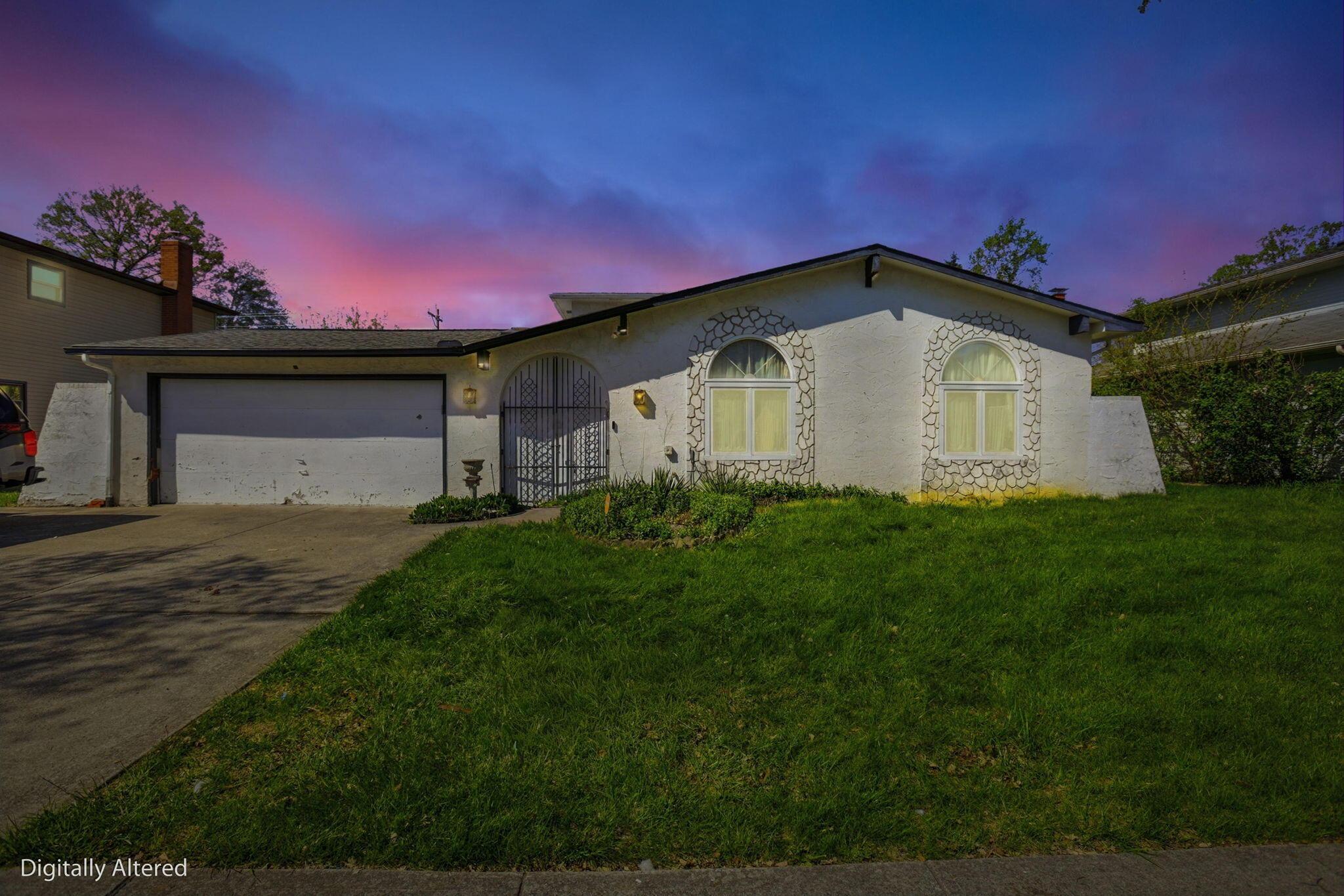 2212 Blackoak Avenue