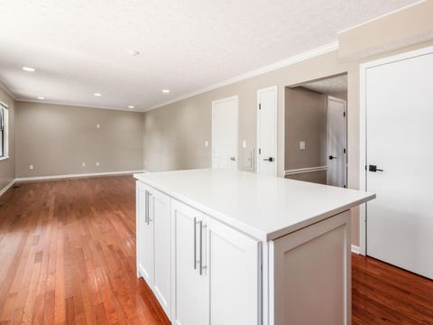 Tiny photo for 4947 Hollow Oak Court, Hilliard, OH 43026 (MLS # 226024893)