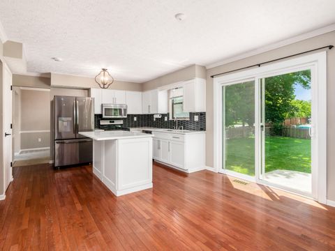 Tiny photo for 4947 Hollow Oak Court, Hilliard, OH 43026 (MLS # 226024893)