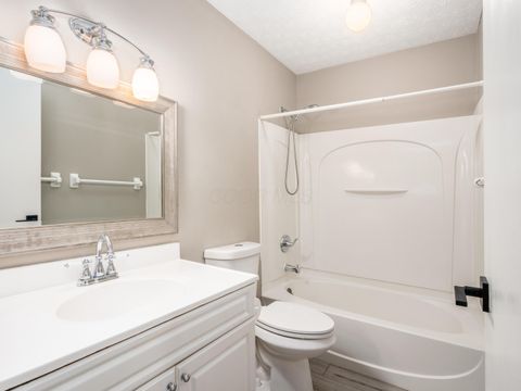 Tiny photo for 4947 Hollow Oak Court, Hilliard, OH 43026 (MLS # 226024893)