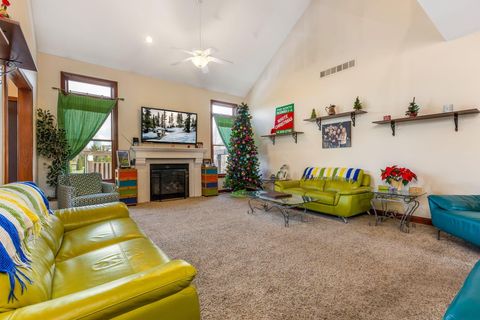 Tiny photo for 13772 Violet Meadows Avenue, Pickerington, OH 43147 (MLS # 225045194)