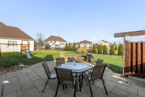 Tiny photo for 13772 Violet Meadows Avenue, Pickerington, OH 43147 (MLS # 225045194)