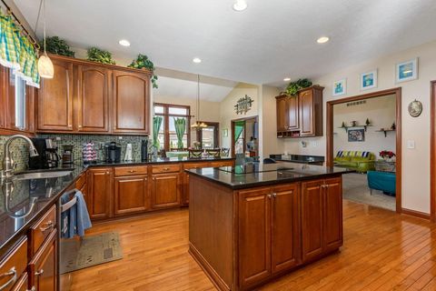 Tiny photo for 13772 Violet Meadows Avenue, Pickerington, OH 43147 (MLS # 225045194)