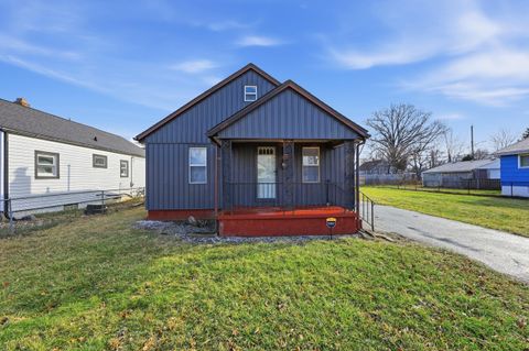 Photo of 2560 Osceola Avenue, Columbus, OH 43211 (MLS # 226001978)
