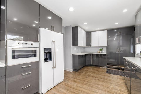 Tiny photo for 122 W North Broadway Street, Columbus, OH 43214 (MLS # 226036252)