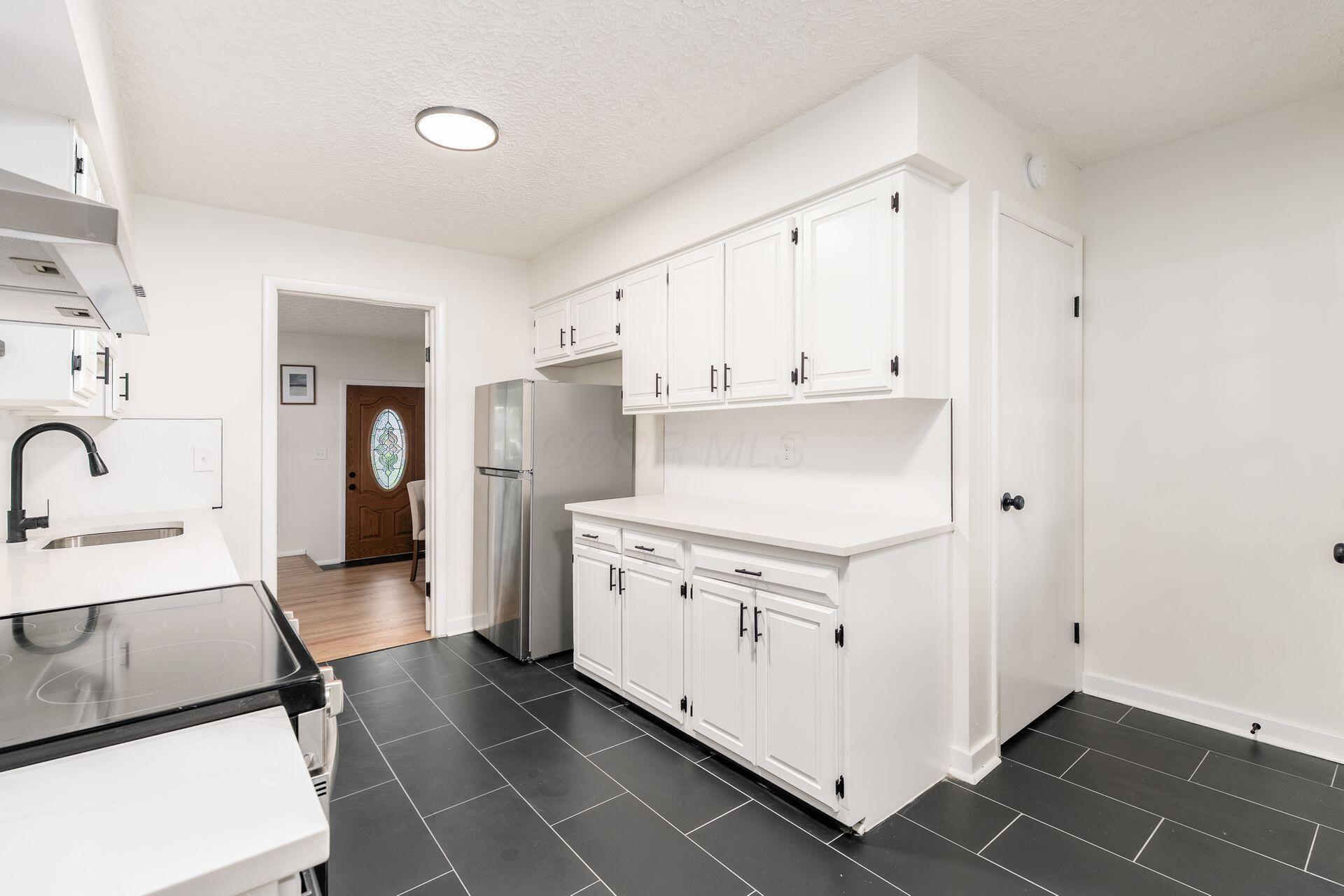2583 Kingston Avenue, Grove City, Ohio image 23