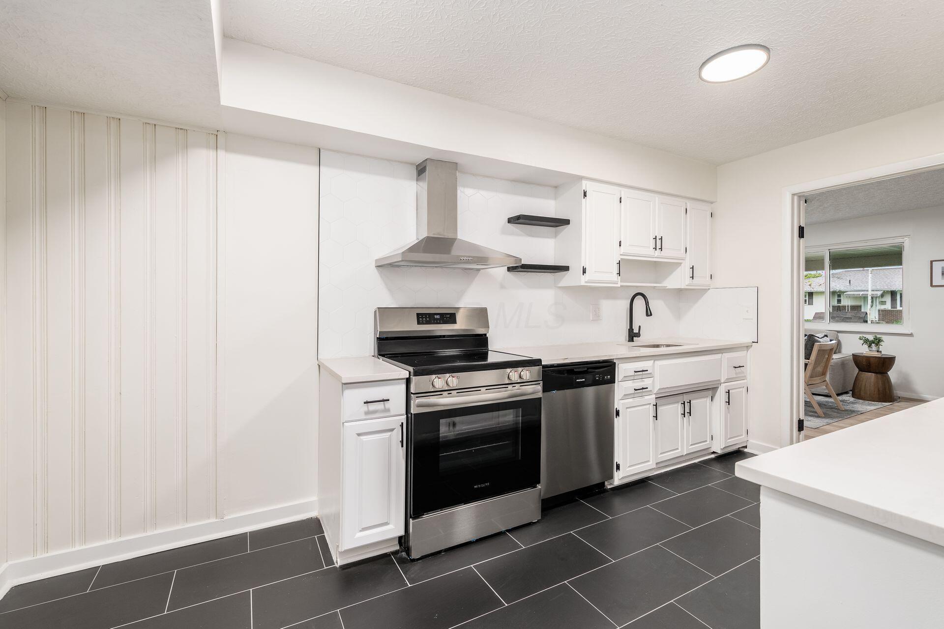 2583 Kingston Avenue, Grove City, Ohio image 24