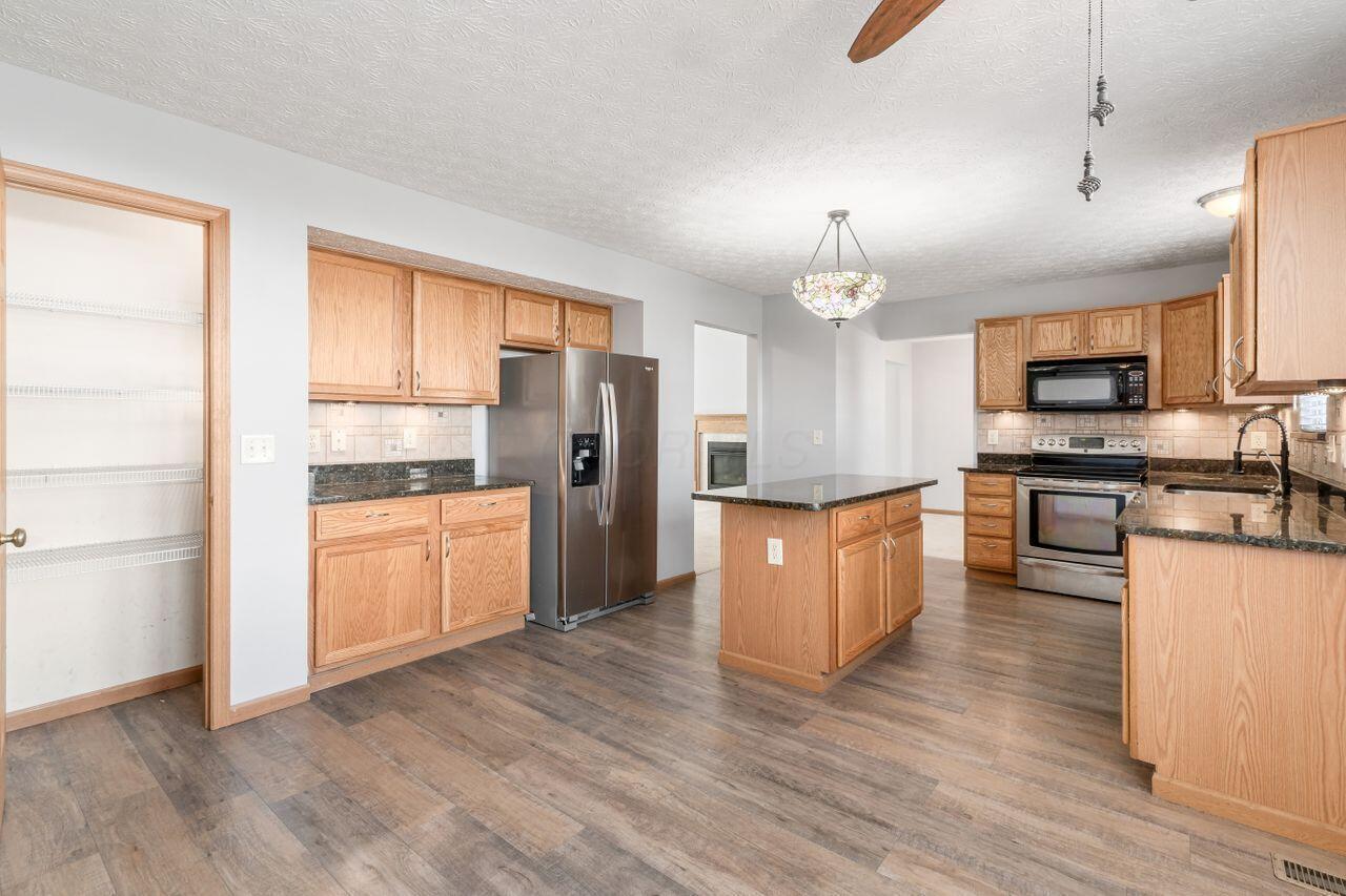 7918 Brianna Drive, Blacklick, Ohio image 17