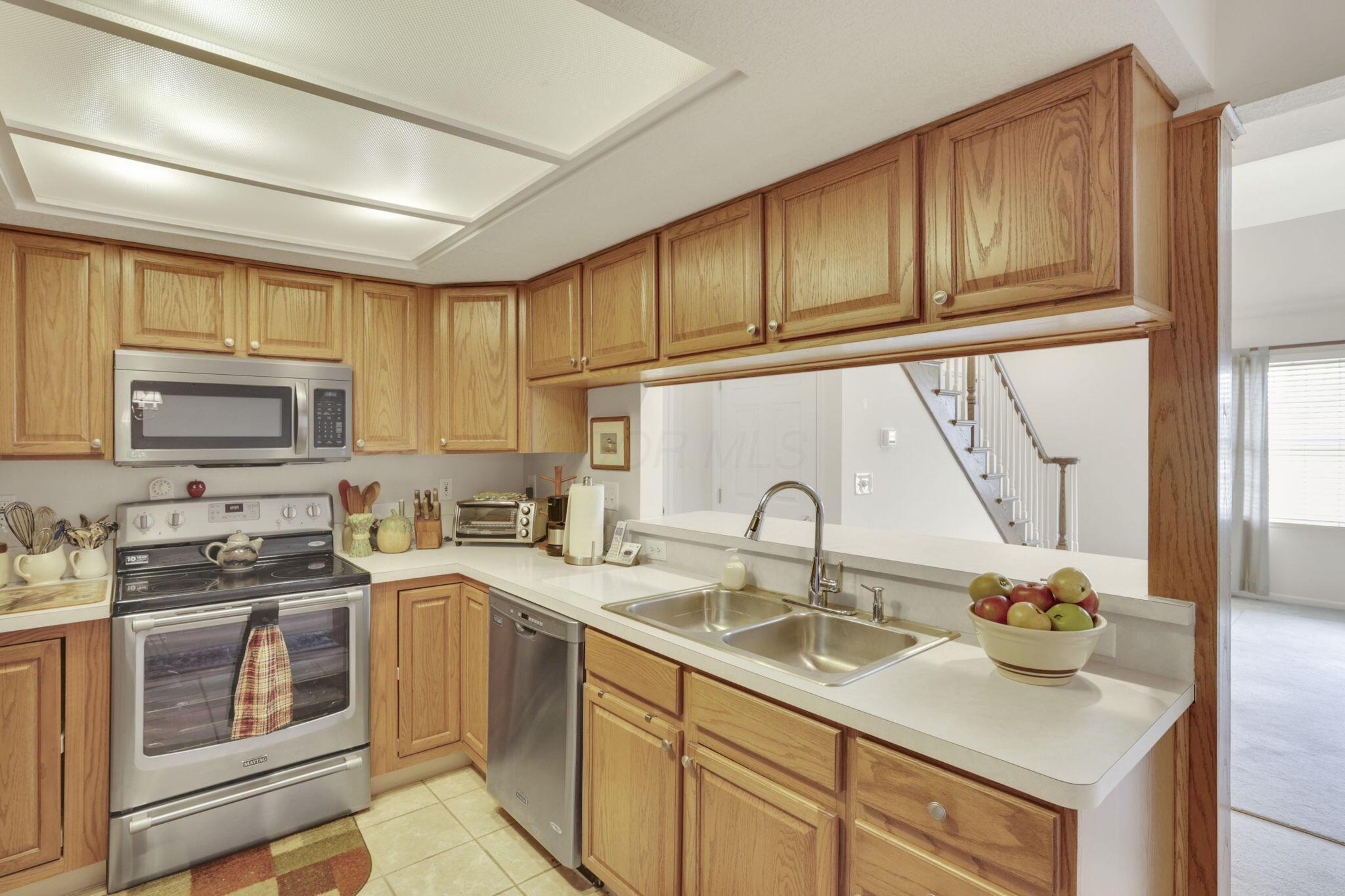 6623 Henschen Circle, Westerville, Ohio image 16