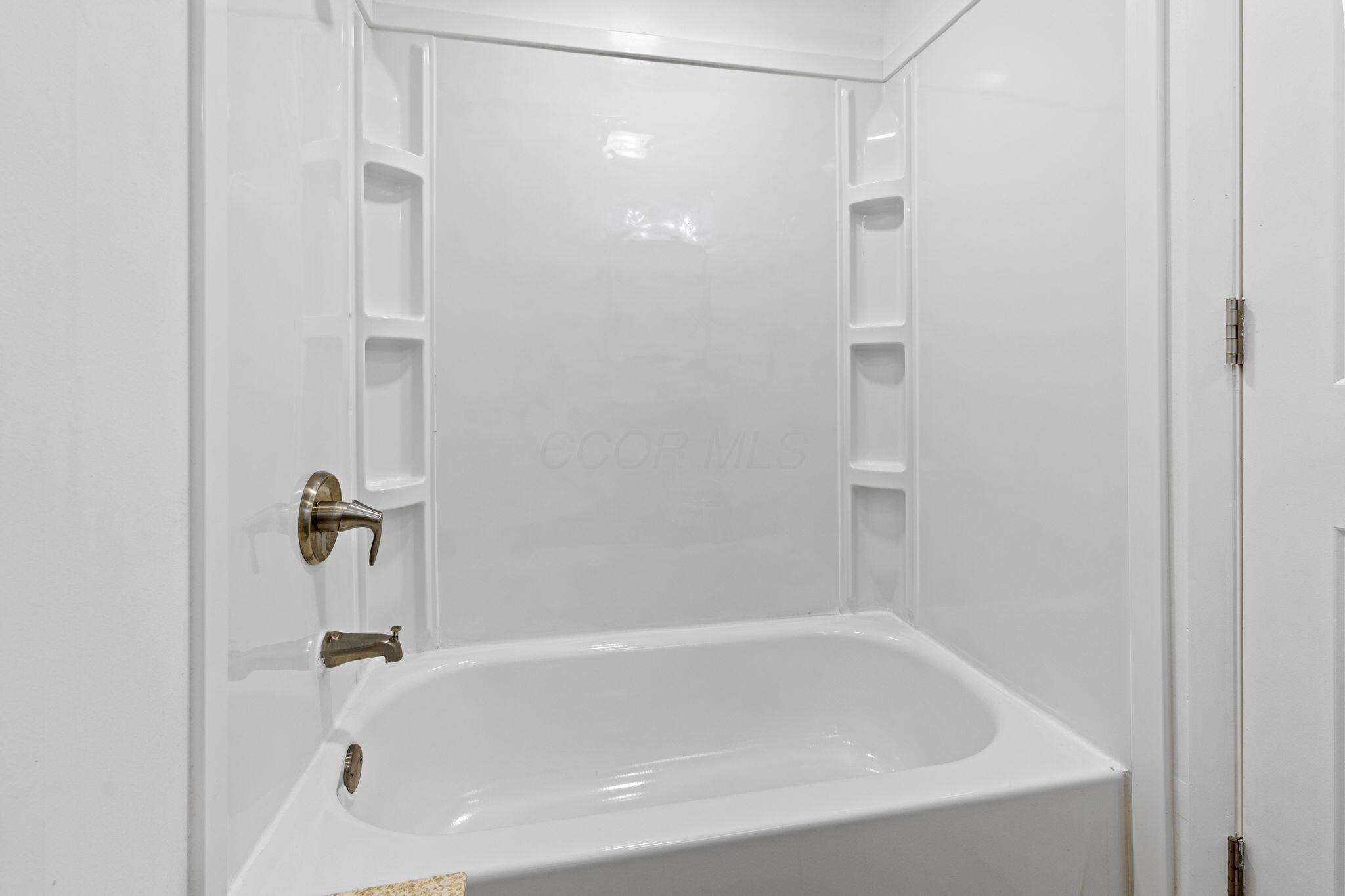 9222 Windy Creek Drive, Columbus, Ohio image 37