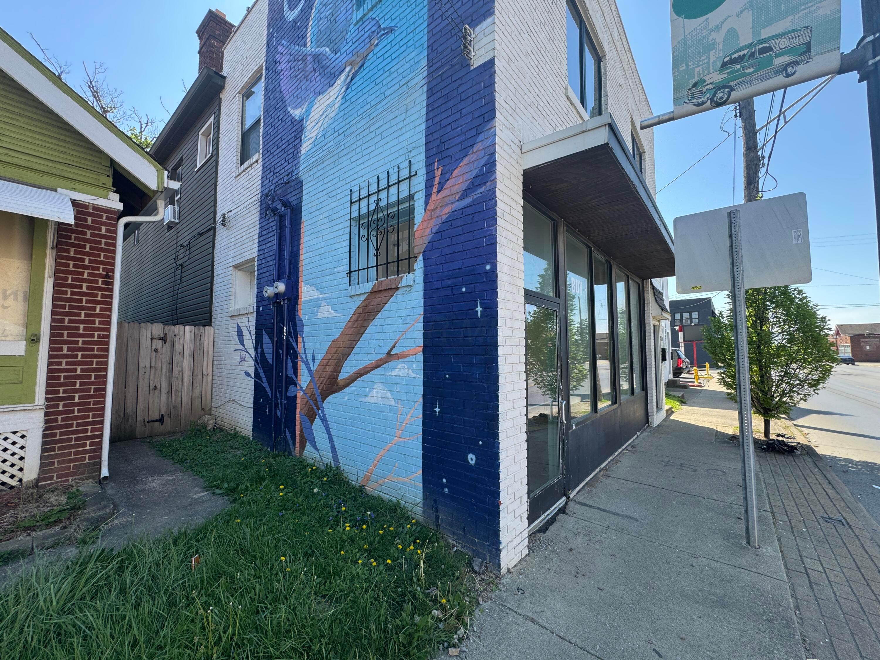 1220-1222 Parsons 1220