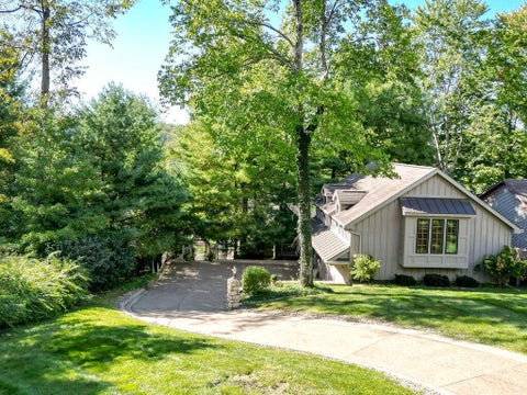 Photo of 637 King Beach Drive, Howard, OH 43028 (MLS # 226036648)