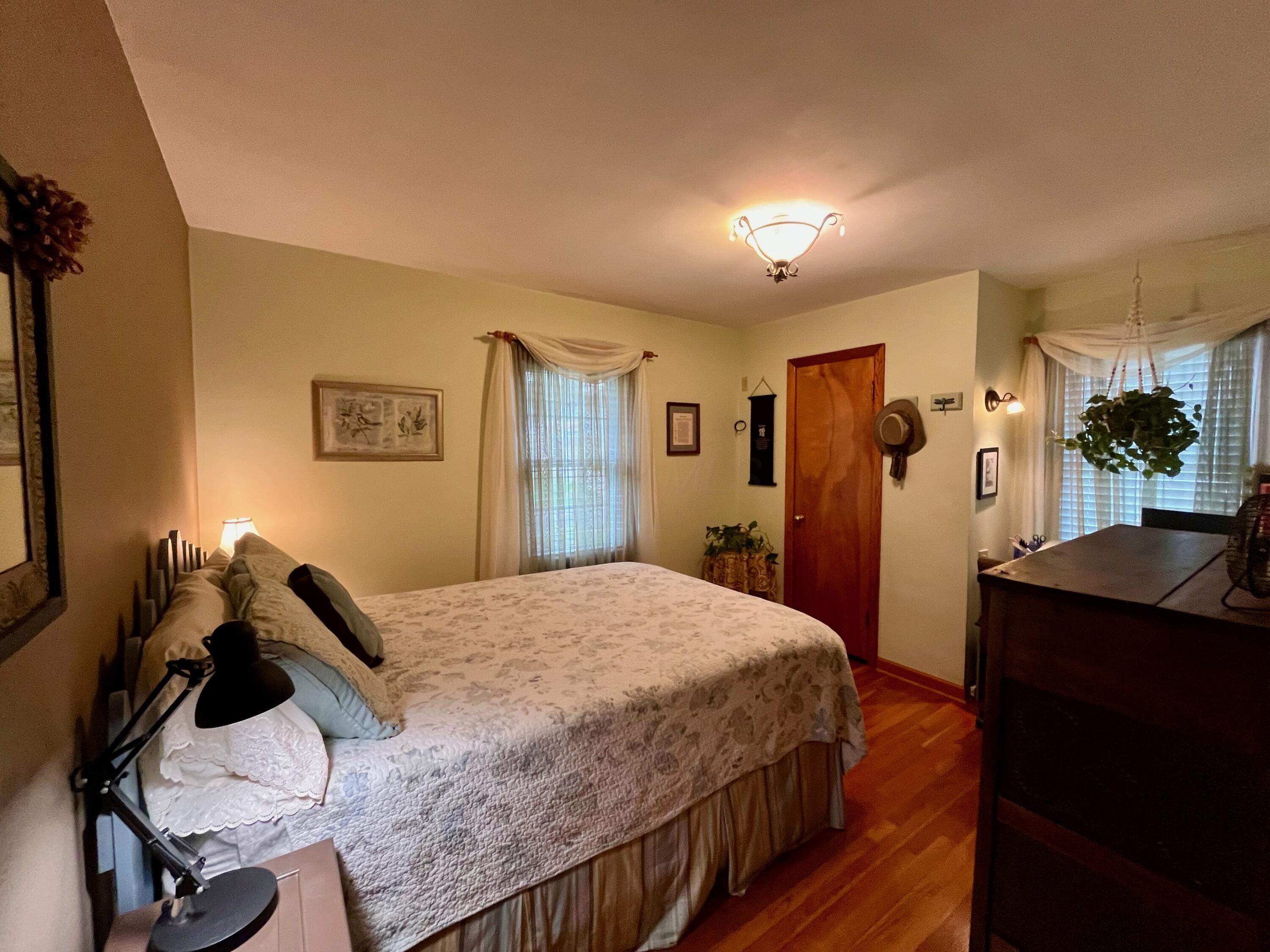 837 Walhonding Avenue, Logan, Ohio image 19