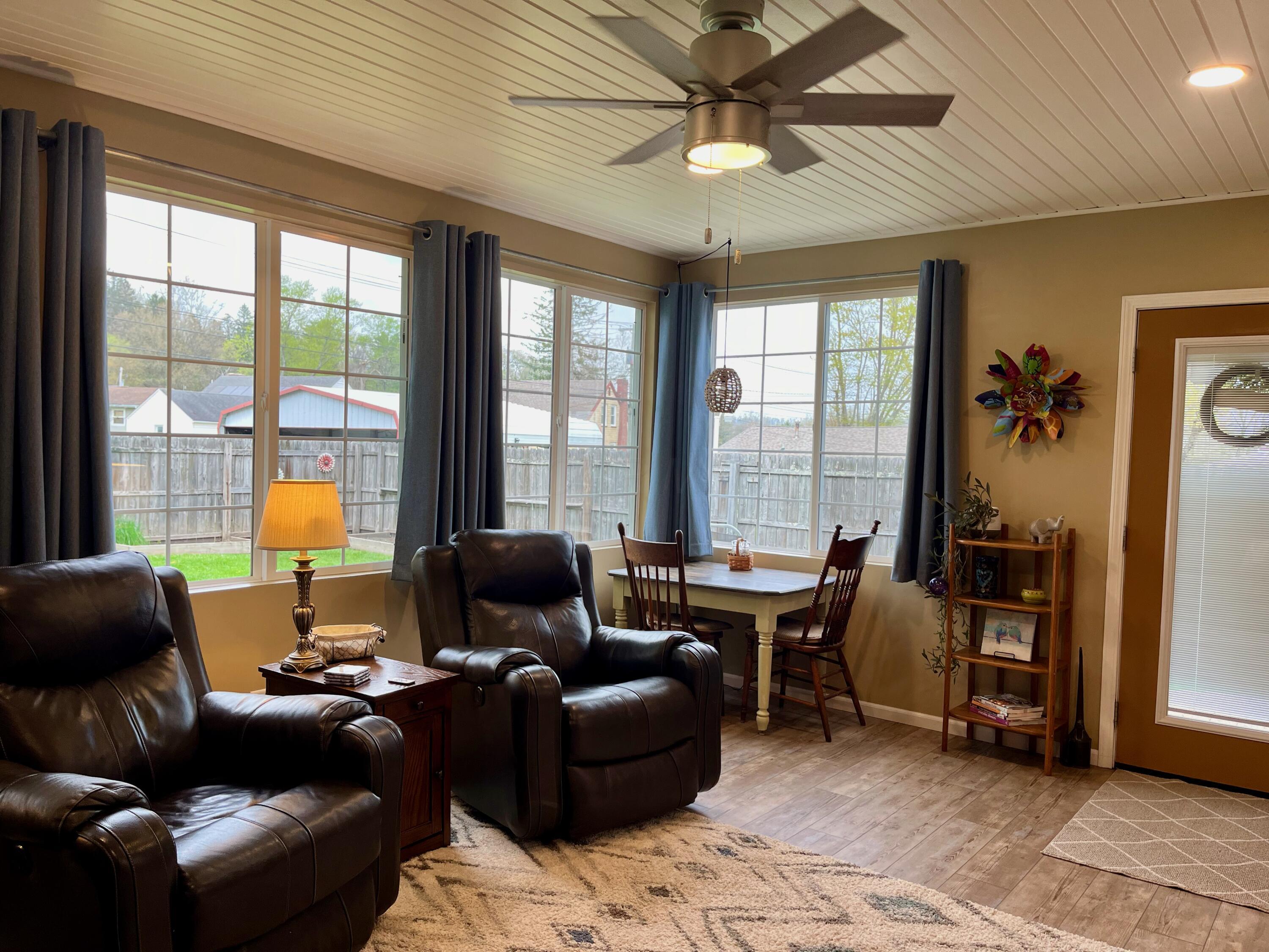 837 Walhonding Avenue, Logan, Ohio image 4