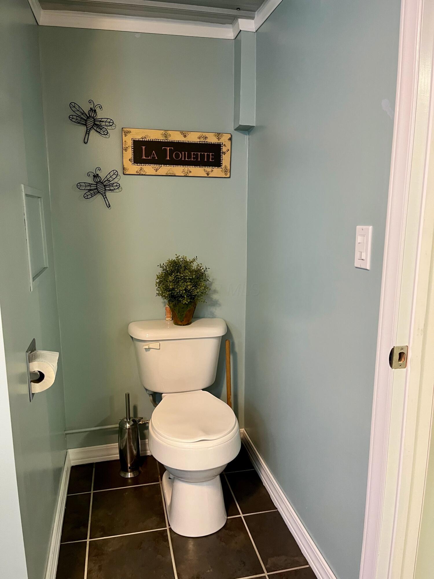 837 Walhonding Avenue, Logan, Ohio image 31