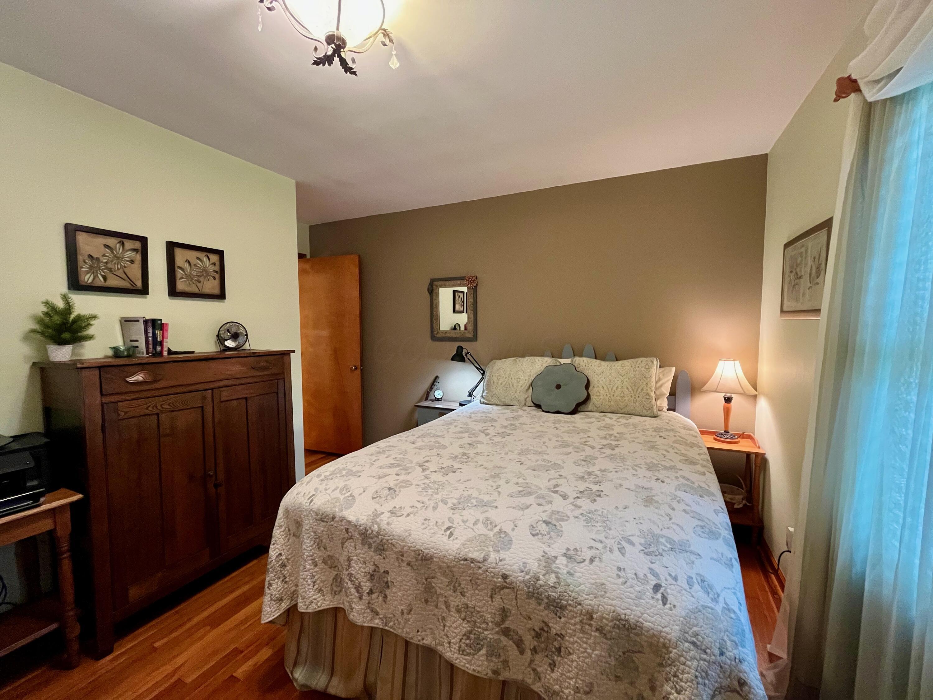 837 Walhonding Avenue, Logan, Ohio image 18