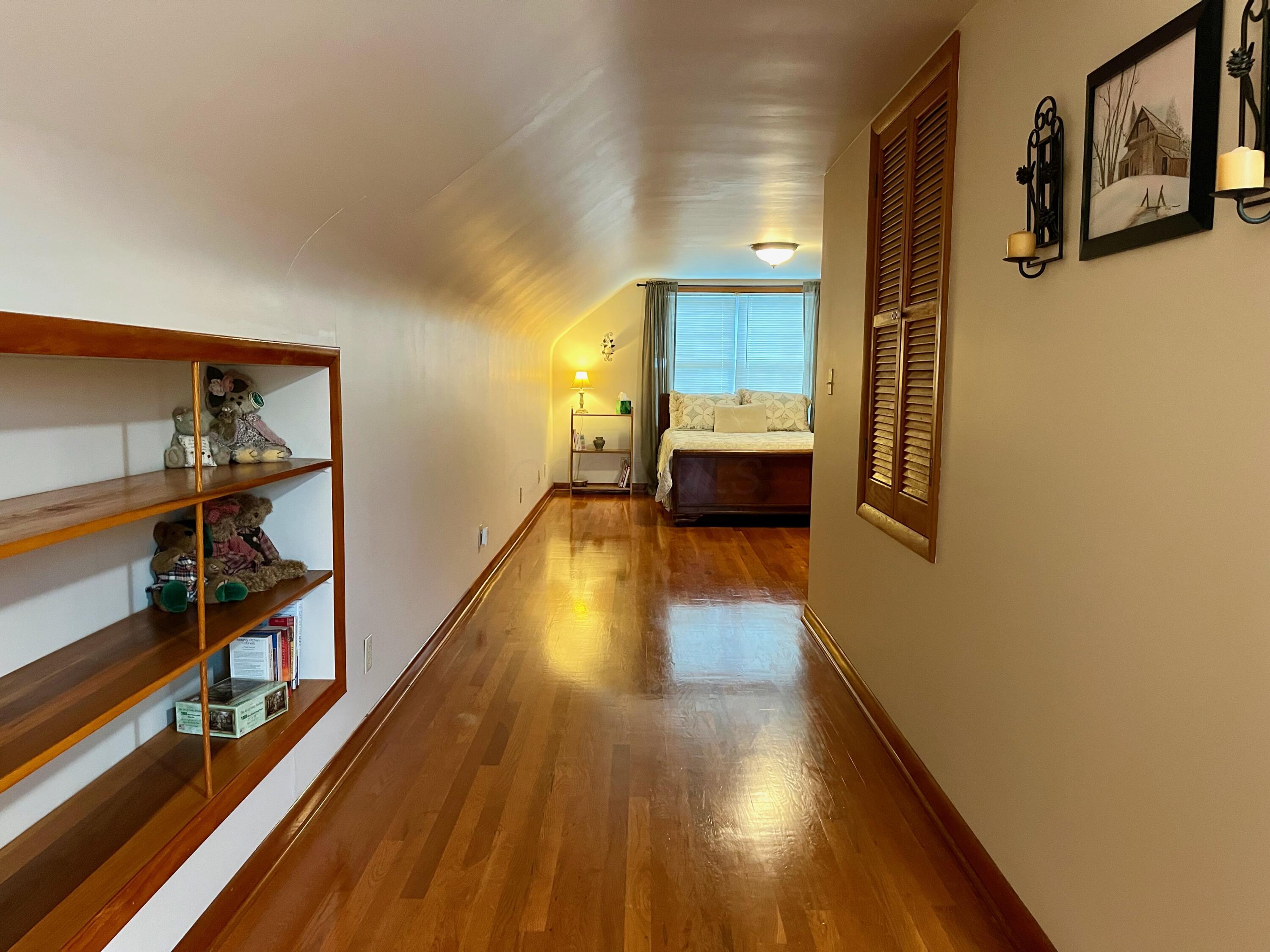 837 Walhonding Avenue, Logan, Ohio image 27