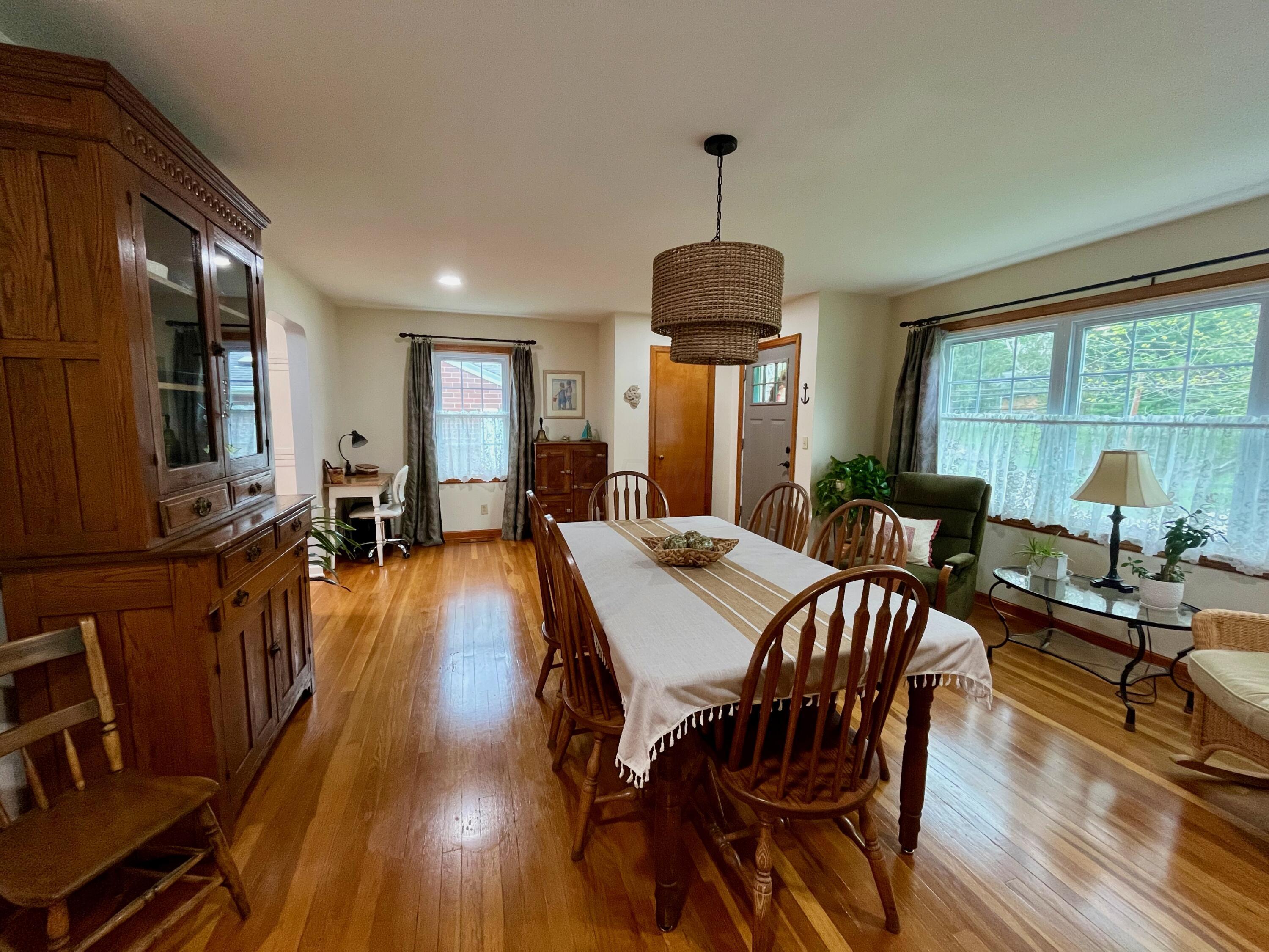 837 Walhonding Avenue, Logan, Ohio image 16
