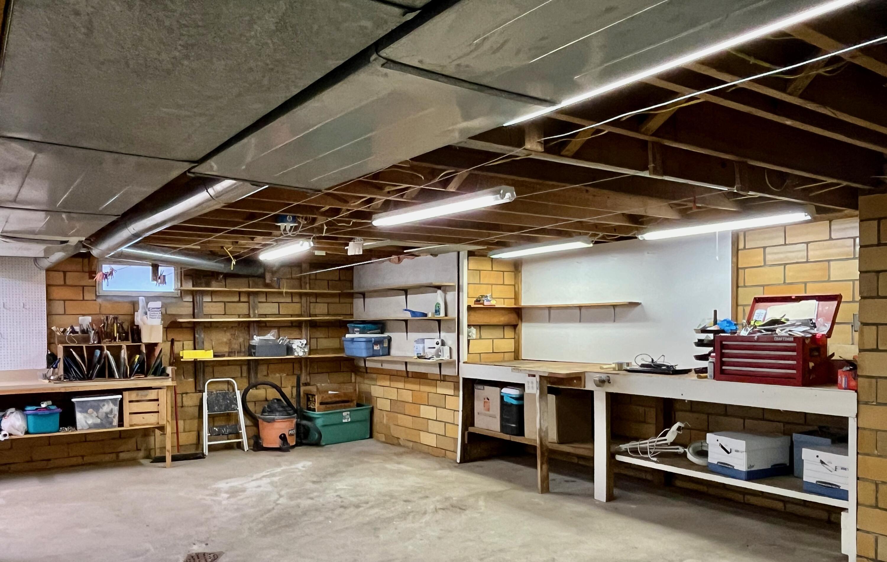 837 Walhonding Avenue, Logan, Ohio image 32