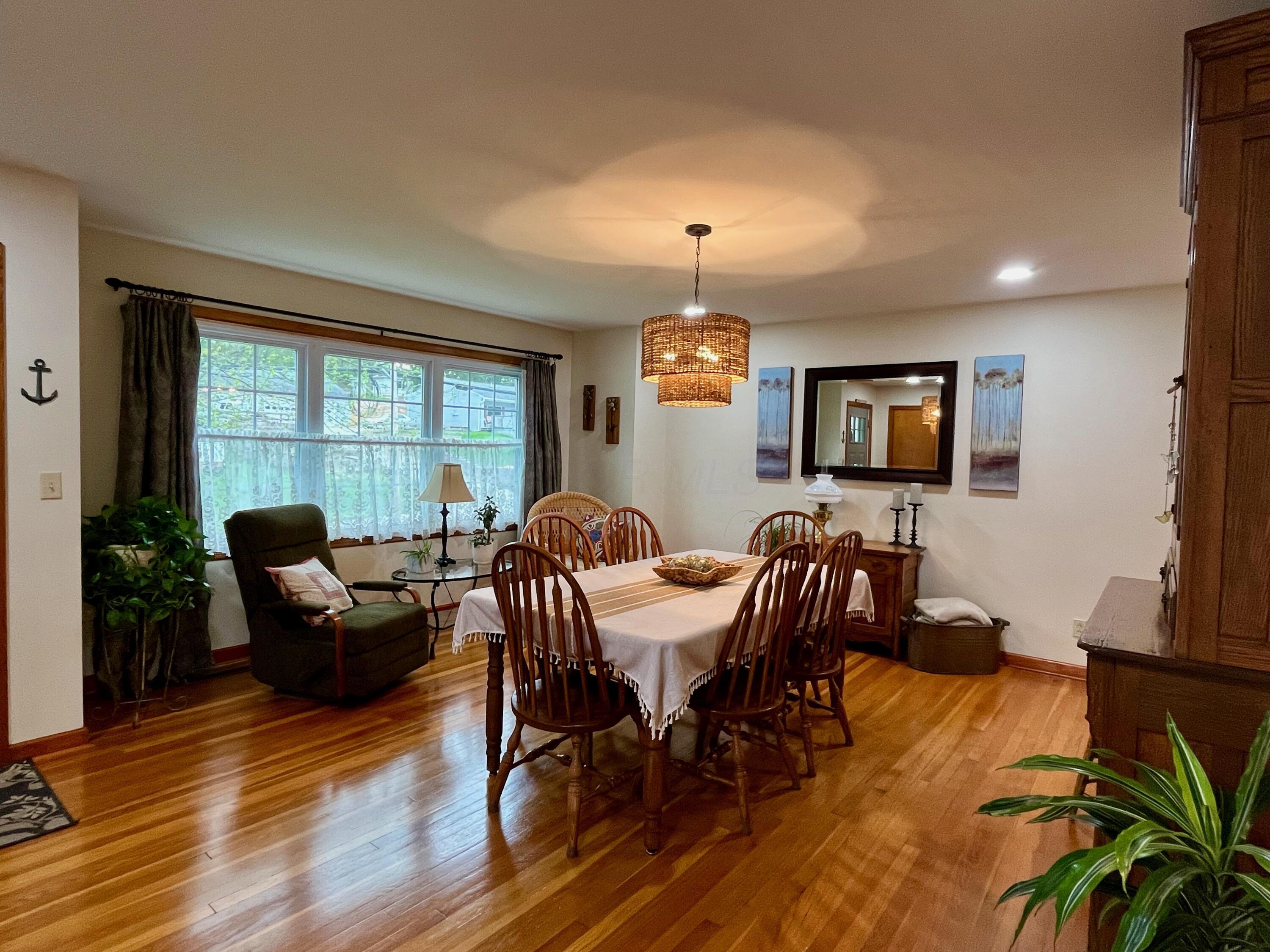 837 Walhonding Avenue, Logan, Ohio image 15