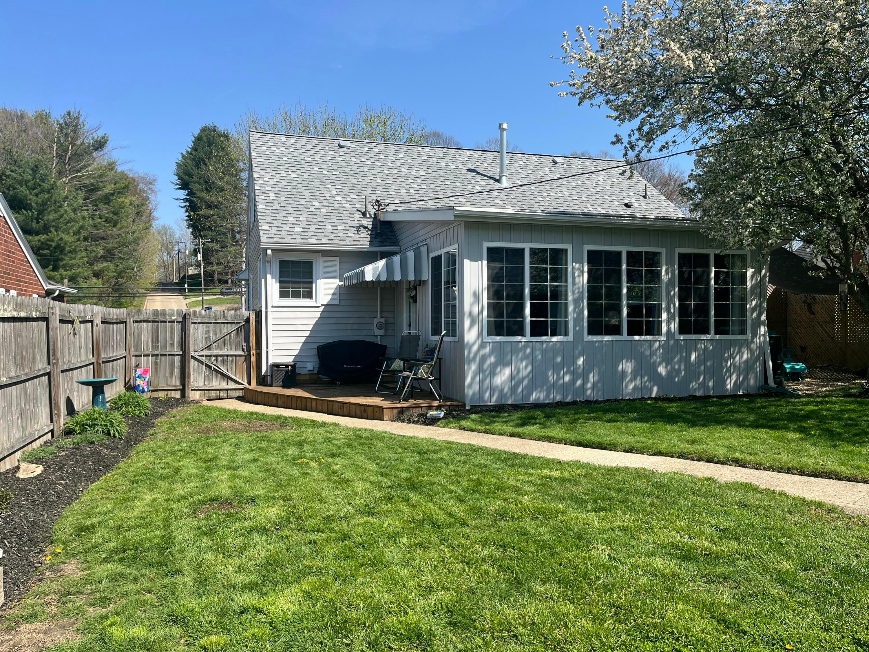 837 Walhonding Avenue, Logan, Ohio image 39