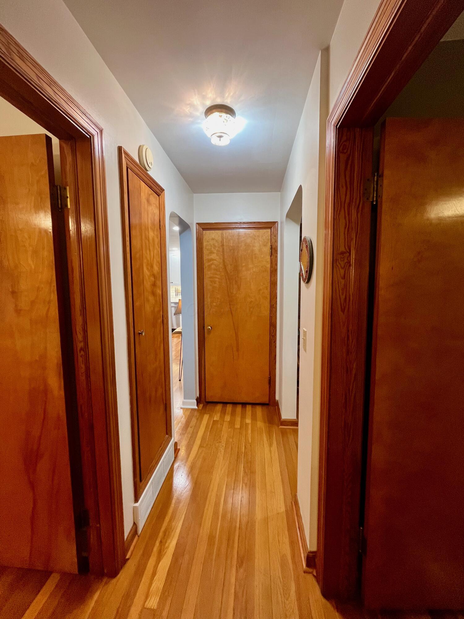 837 Walhonding Avenue, Logan, Ohio image 17