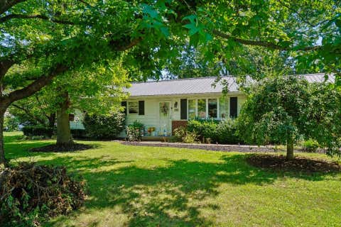 Photo of 544 Edgewood Drive, Circleville, OH 43113 (MLS # 226029595)