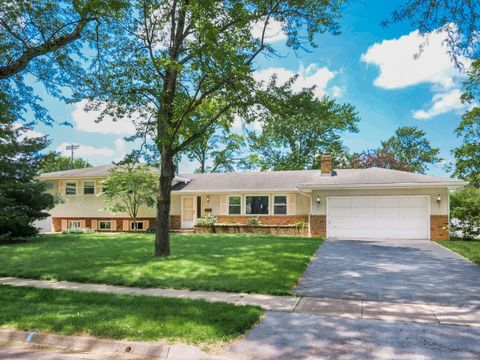 Photo of 2983 Wellesley Drive, Columbus, OH 43221 (MLS # 226021305)