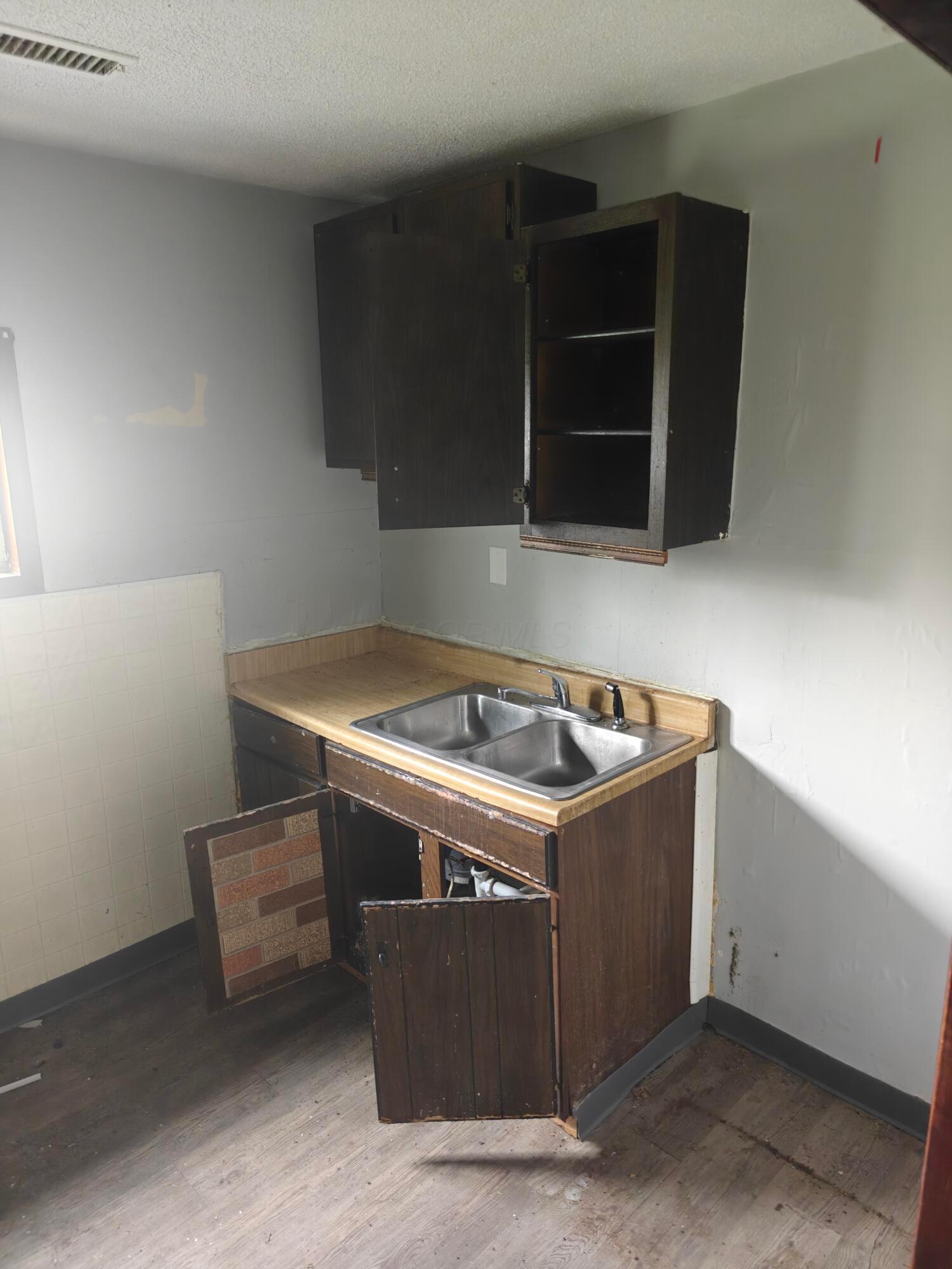 811 E Como Avenue