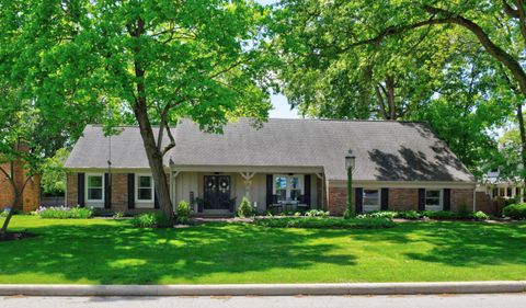 Photo of 1375 Hickory Ridge Lane, Columbus, OH 43235 (MLS # 226016515)